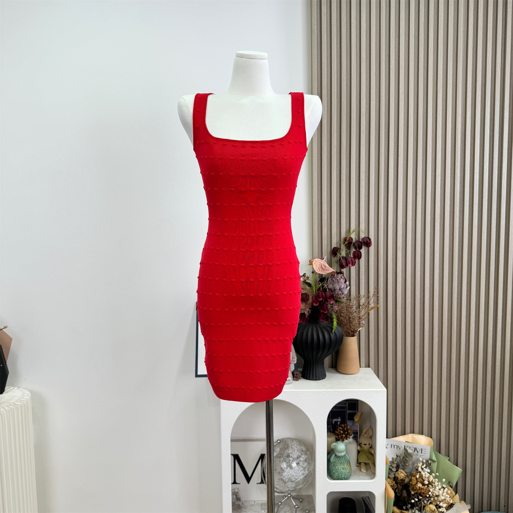 French Retro Slimming Square Neck Sleeveless Knit Dress with Soft Wavy Texture - Image 2