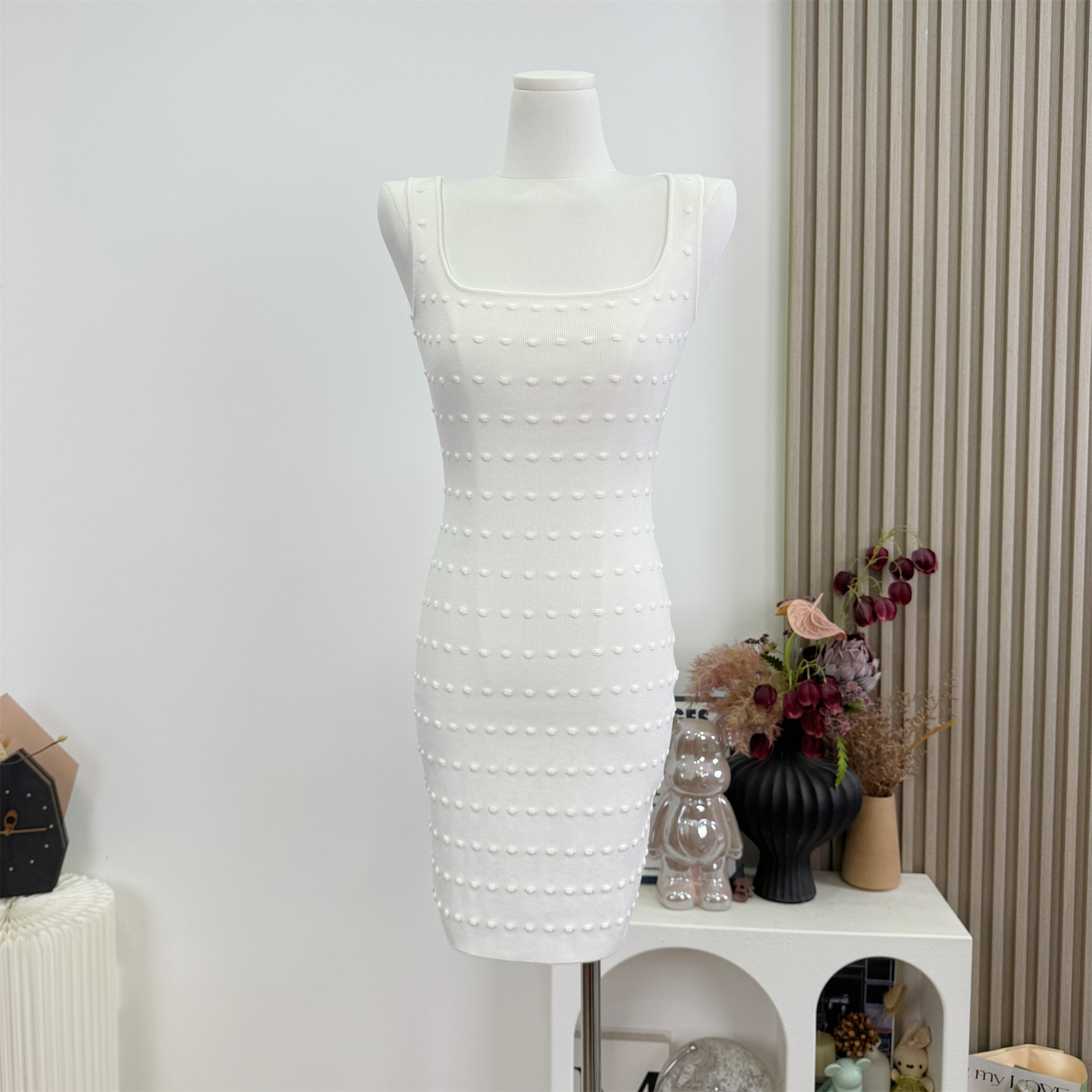 French Retro Slimming Square Neck Sleeveless Knit Dress with Soft Wavy Texture - Image 3
