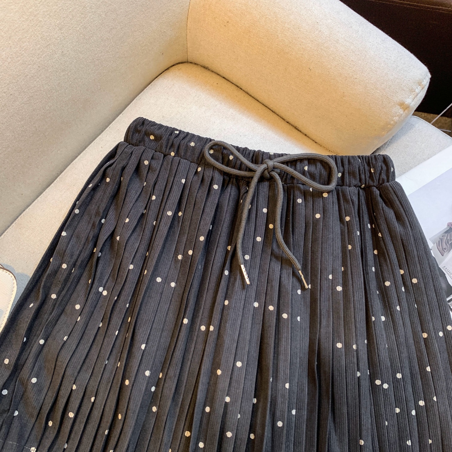 Korean Sweet Polka Dot Pleated A-Line Mini Skirt - Image 4