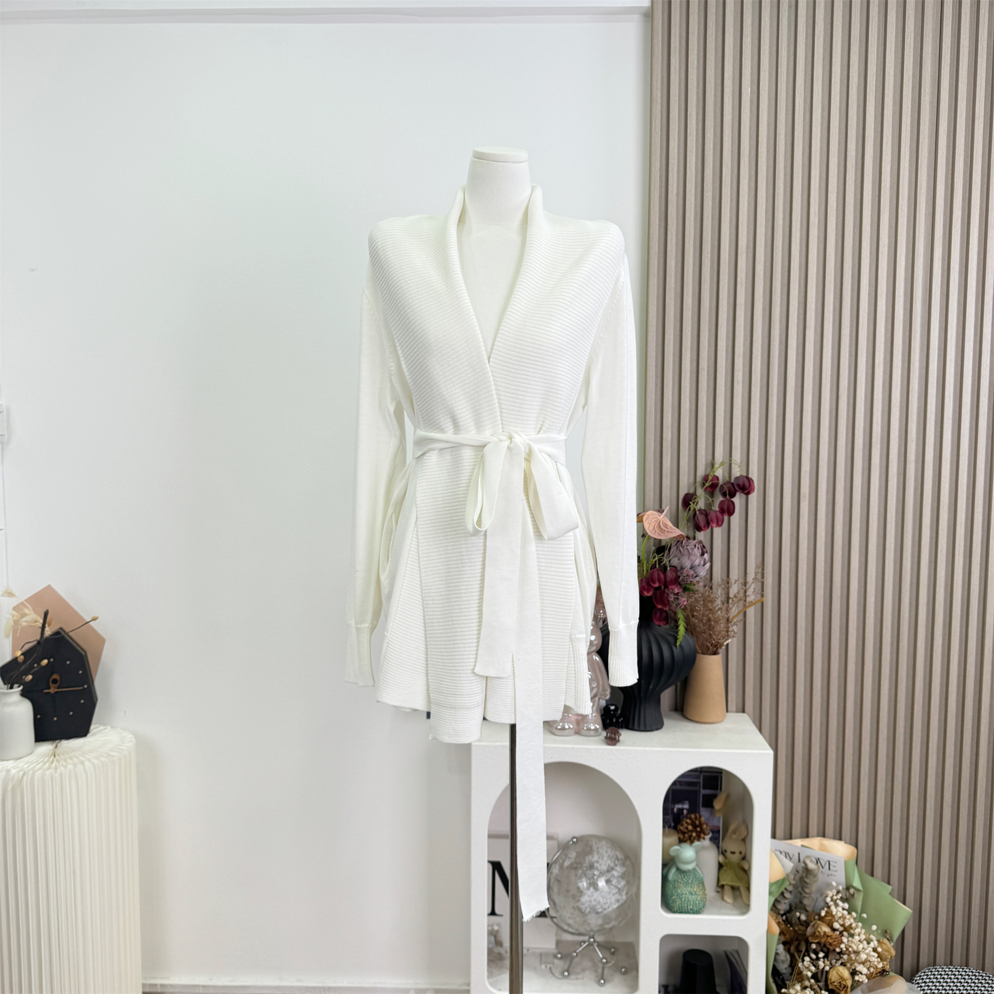 Women's Lazy Bathrobe-Style Knit Cardigan with Belt Waist V-Neck Loose Slimming Commuter Sweater - Image 4