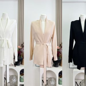 Women's Lazy Bathrobe-Style Knit Cardigan with Belt Waist V-Neck Loose Slimming Commuter Sweater